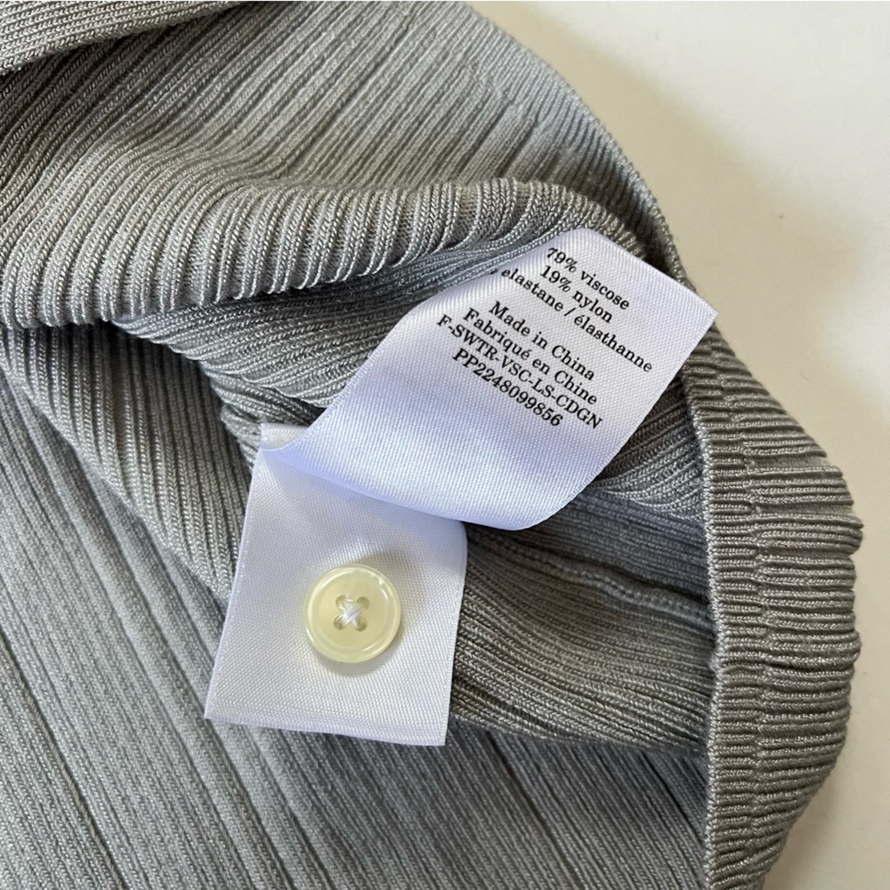 Everlane Viscose Slinky Vneck Cardigan Medium - Picture 4 of 6